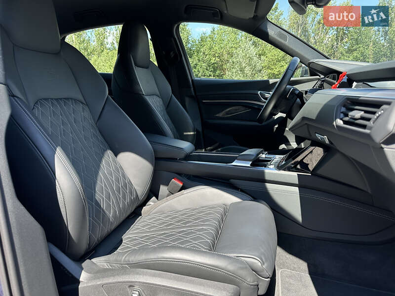 Позашляховик / Кросовер Audi e-tron S Sportback 2020 в Ковелі