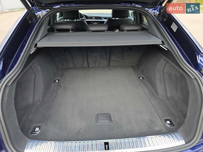 Внедорожник / Кроссовер Audi e-tron S Sportback 2021 в Киеве фото 12 Внедорожник / Кроссовер Audi e-tron S Sportback 2021 в Киеве