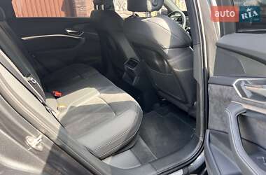 Позашляховик / Кросовер Audi e-tron S Sportback 2020 в  фото 30 Позашляховик / Кросовер Audi e-tron S Sportback 2020 в