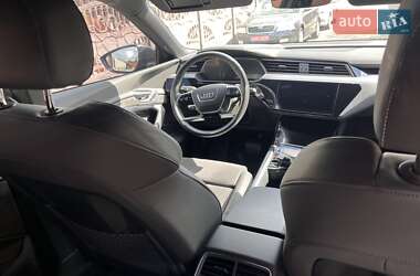 Позашляховик / Кросовер Audi e-tron S Sportback 2020 в  фото 33 Позашляховик / Кросовер Audi e-tron S Sportback 2020 в