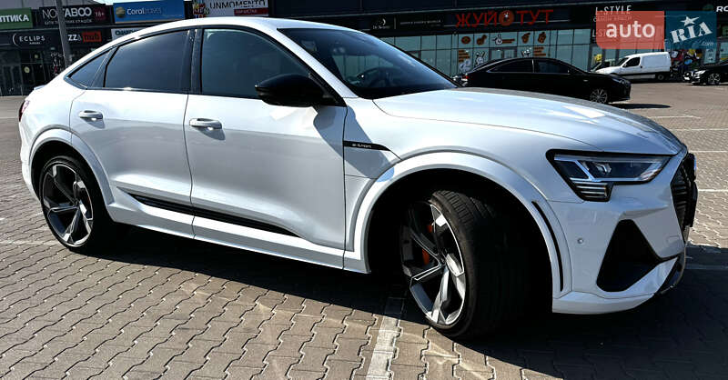 Позашляховик / Кросовер Audi e-tron S Sportback 2021 в Києві фото 8 Позашляховик / Кросовер Audi e-tron S Sportback 2021 в Києві