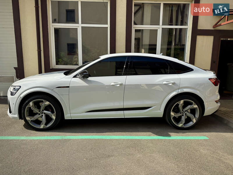 Позашляховик / Кросовер Audi e-tron S Sportback 2022 в Києві