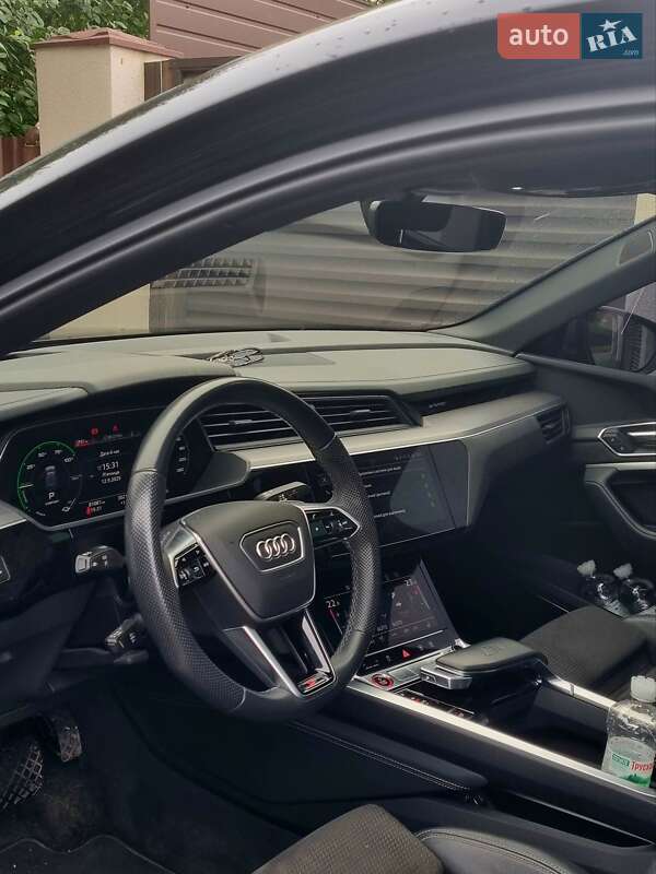 Позашляховик / Кросовер Audi e-tron S Sportback 2021 в Тернополі фото 15 Позашляховик / Кросовер Audi e-tron S Sportback 2021 в Тернополі