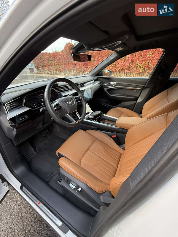 Позашляховик / Кросовер Audi e-tron S Sportback 2022 в Дніпрі фото 10 Позашляховик / Кросовер Audi e-tron S Sportback 2022 в Дніпрі