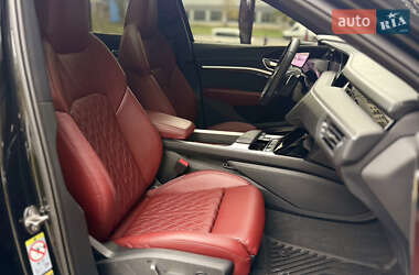 Внедорожник / Кроссовер Audi e-tron S Sportback 2023 в 