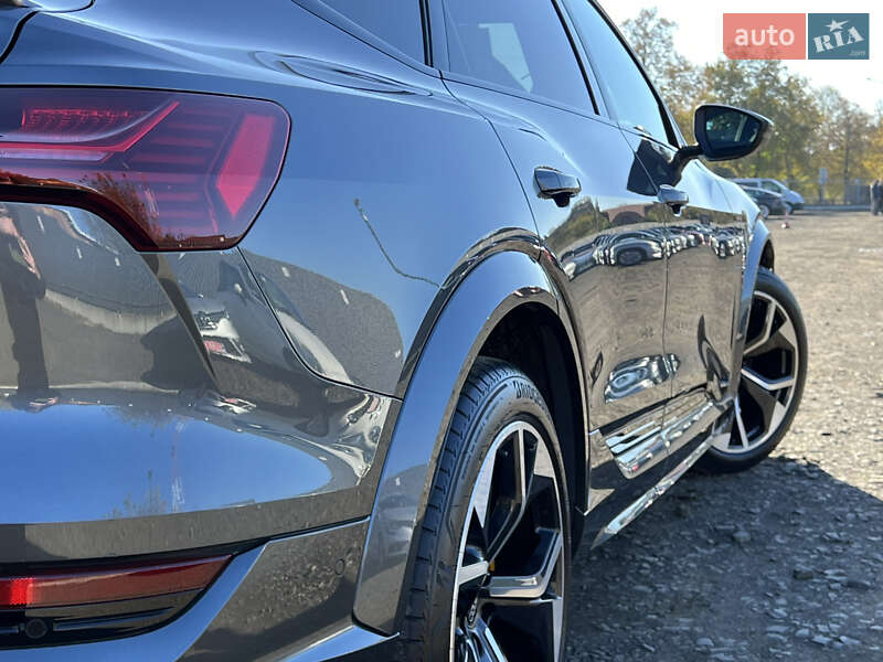 Позашляховик / Кросовер Audi e-tron S Sportback 2022 в Луцьку