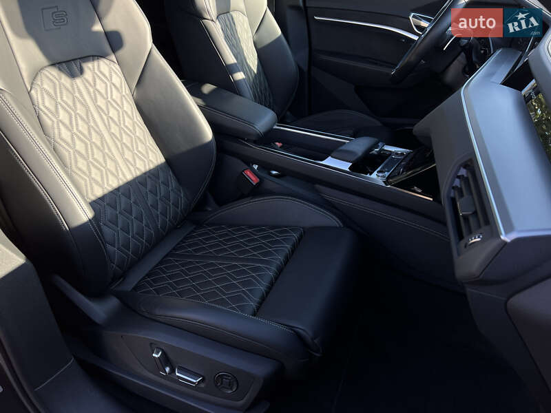 Позашляховик / Кросовер Audi e-tron S Sportback 2022 в Луцьку