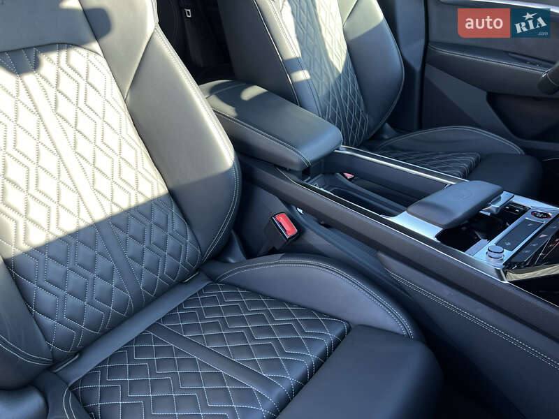 Позашляховик / Кросовер Audi e-tron S Sportback 2022 в Луцьку