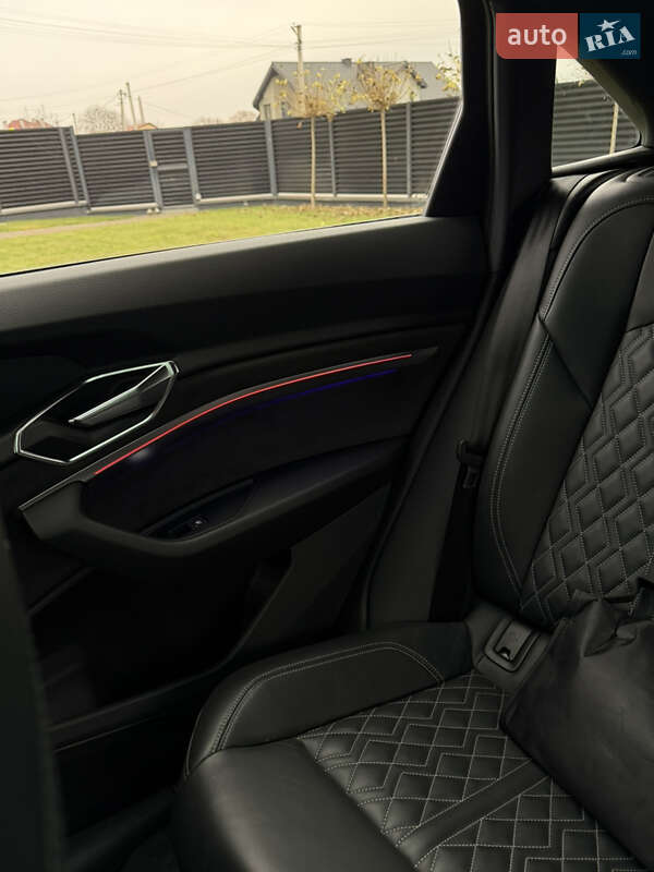 Позашляховик / Кросовер Audi e-tron S Sportback 2021 в Тернополі фото 29 Позашляховик / Кросовер Audi e-tron S Sportback 2021 в Тернополі