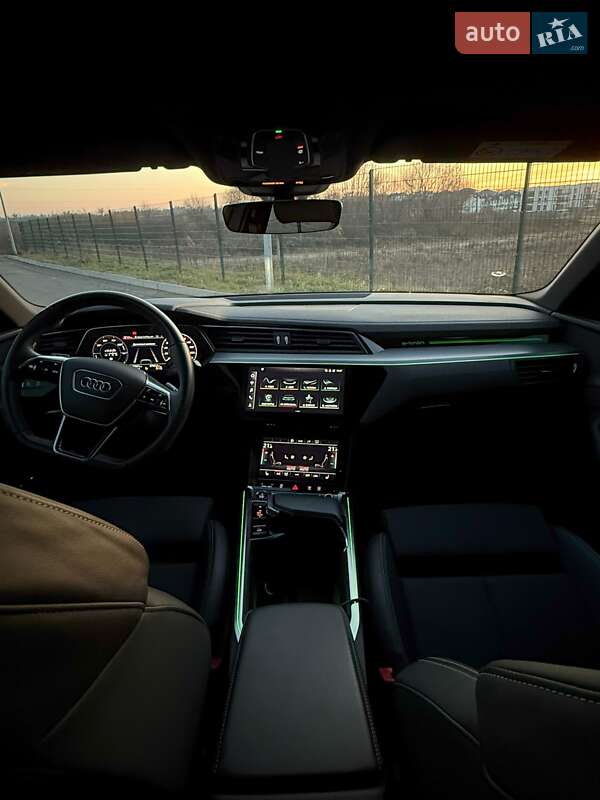 Позашляховик / Кросовер Audi e-tron S Sportback 2022 в Рівному