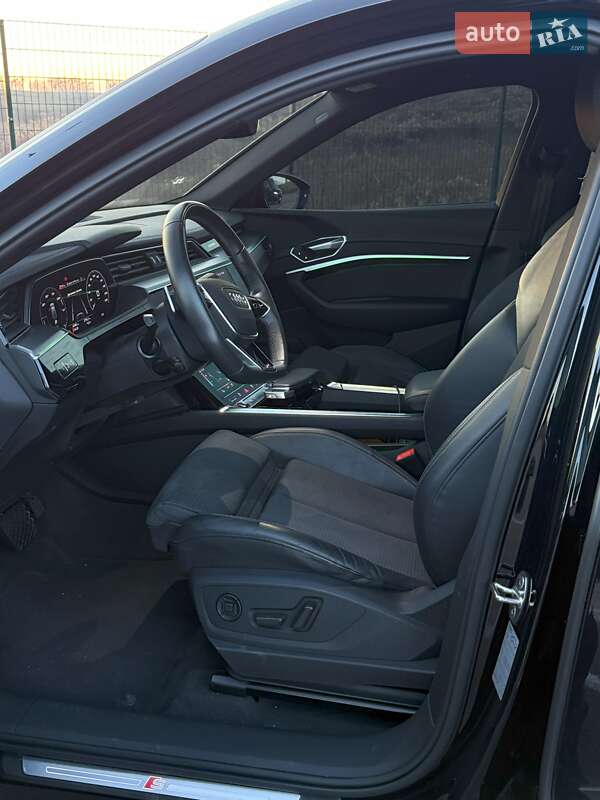 Позашляховик / Кросовер Audi e-tron S Sportback 2022 в Рівному