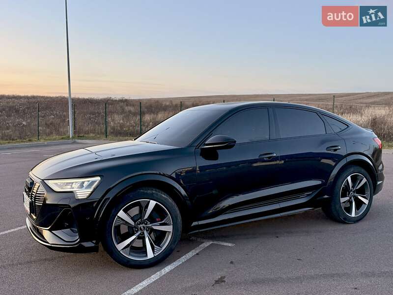 Позашляховик / Кросовер Audi e-tron S Sportback 2022 в Рівному