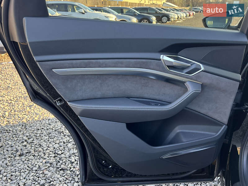 Позашляховик / Кросовер Audi e-tron S Sportback 2022 в Луцьку