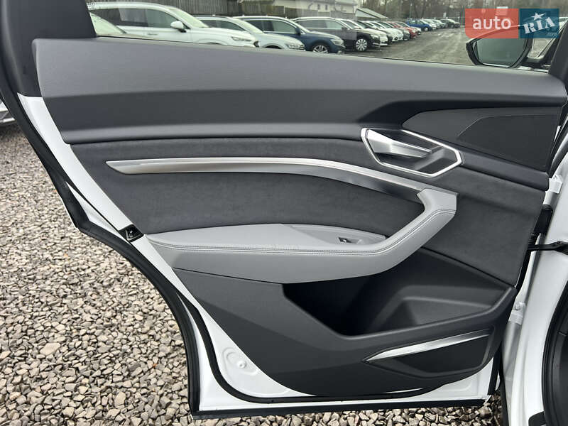 Позашляховик / Кросовер Audi e-tron S Sportback 2023 в Луцьку