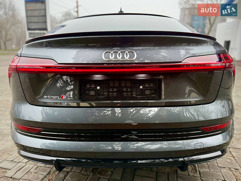 Внедорожник / Кроссовер Audi e-tron S Sportback 2022 в Днепре
