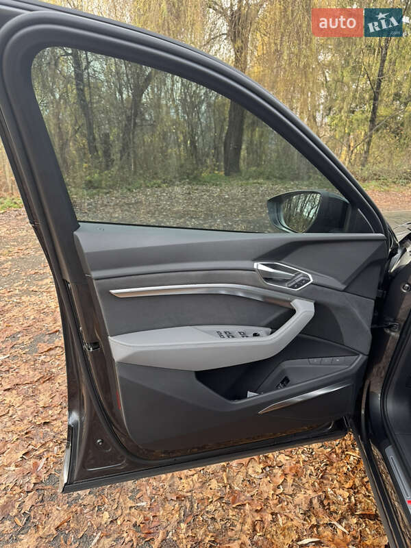 Внедорожник / Кроссовер Audi e-tron S Sportback 2023 в Калуше