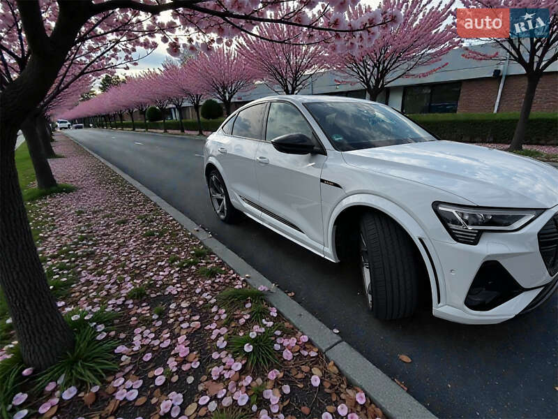 Внедорожник / Кроссовер Audi e-tron S Sportback 2021 в Киеве