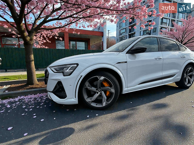 Внедорожник / Кроссовер Audi e-tron S Sportback 2021 в Киеве