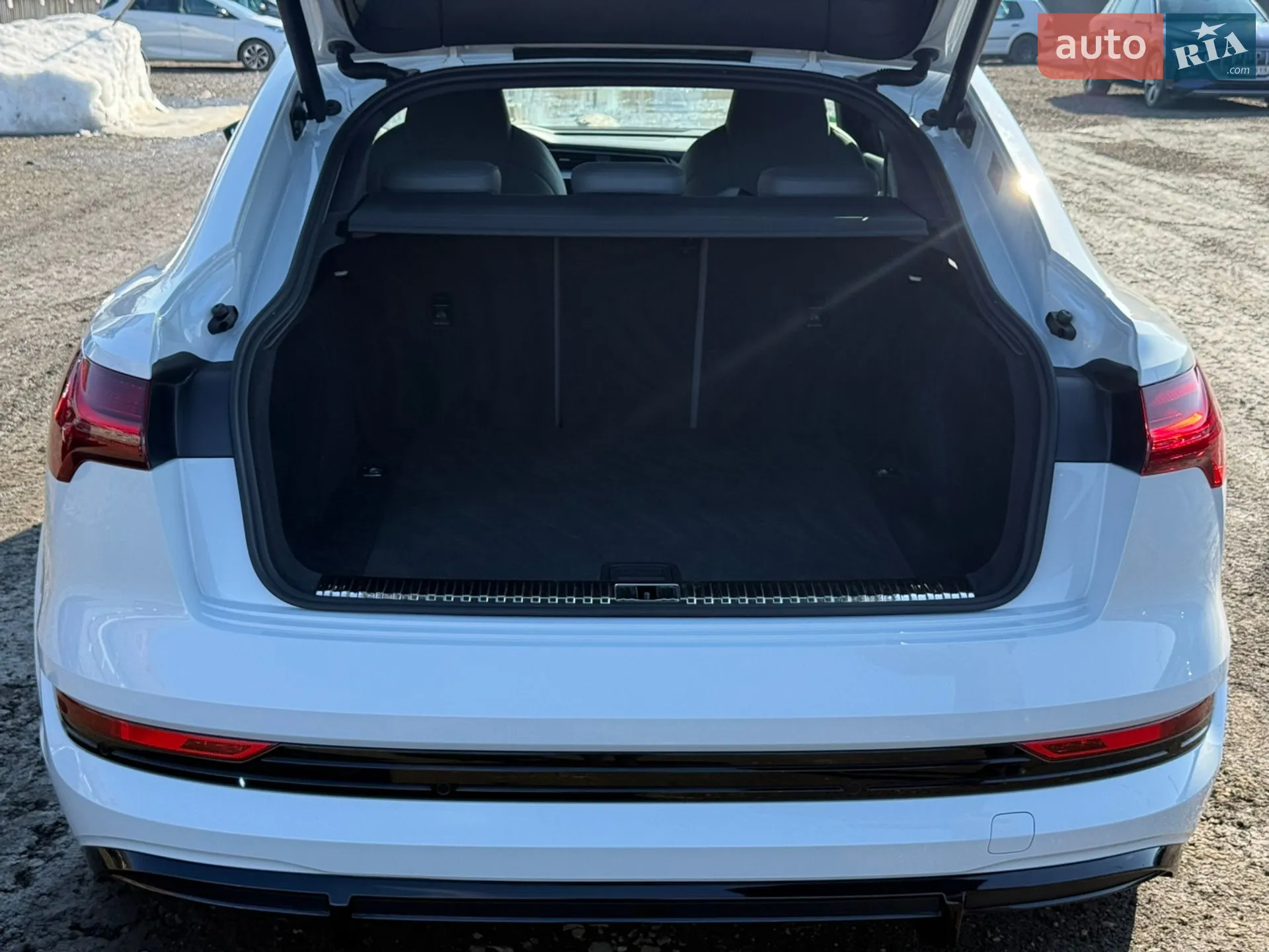 2022 Audi e-tron S Sportback - мініатюра 41