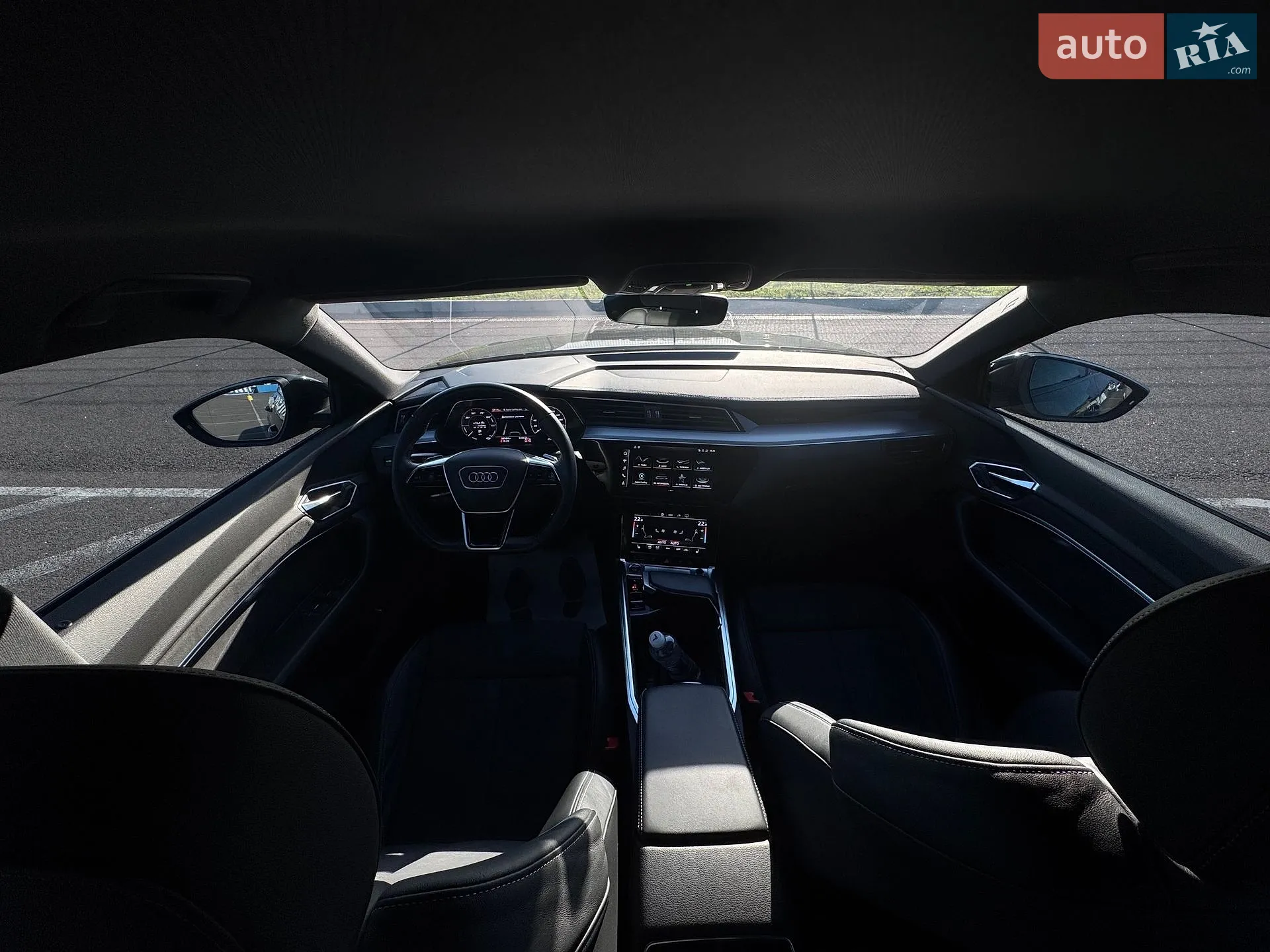 2022 Audi e-tron S Sportback - мініатюра 36