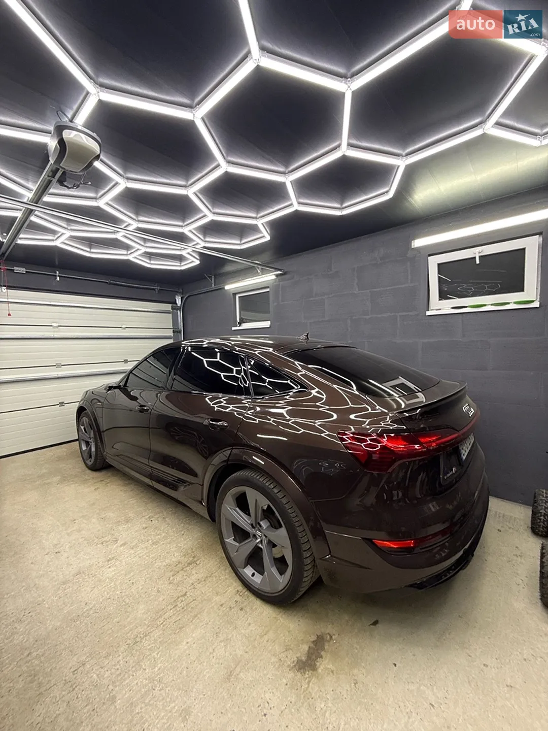2021 Audi e-tron S Sportback - мініатюра 17