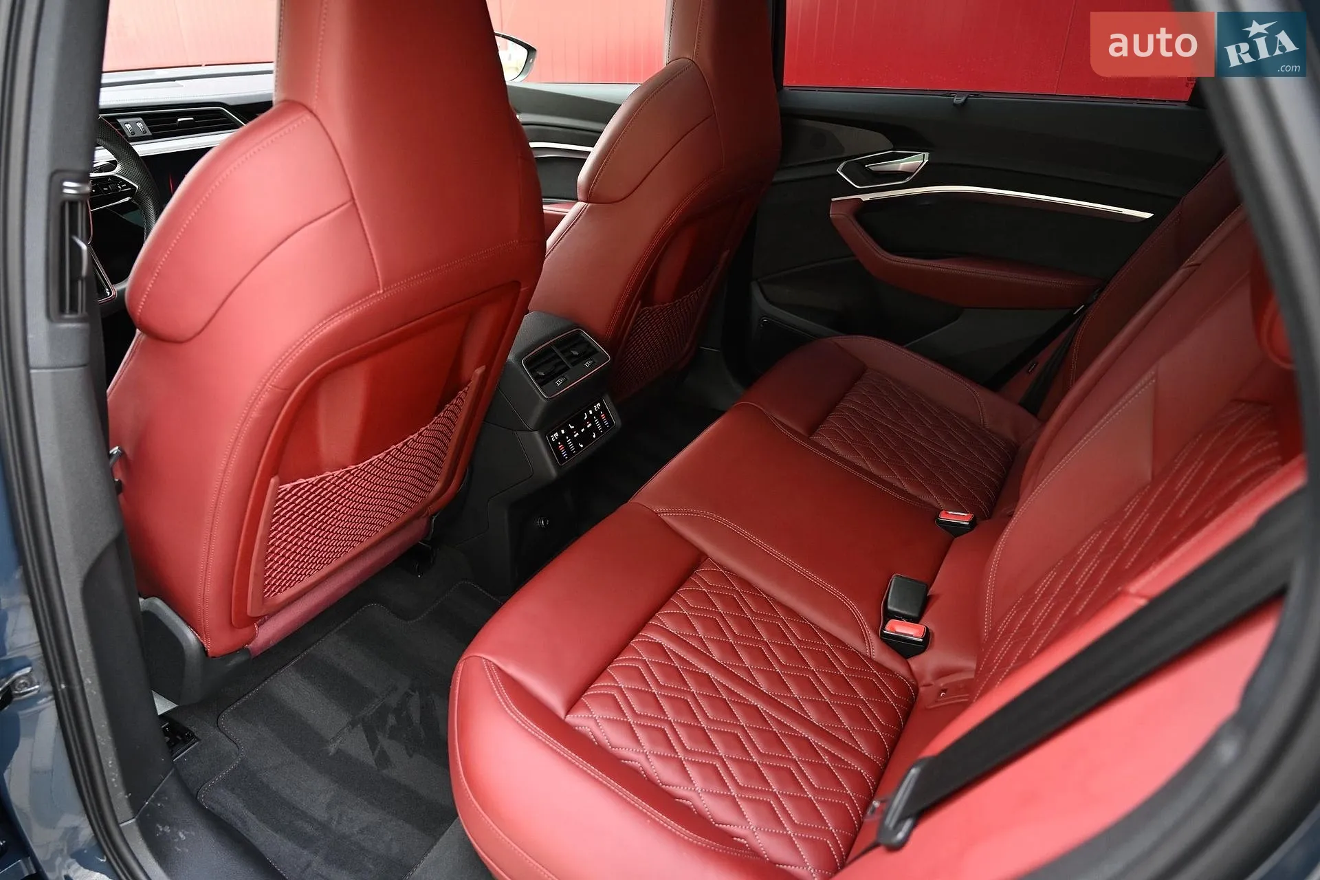2022 Audi e-tron S Sportback - мініатюра 6