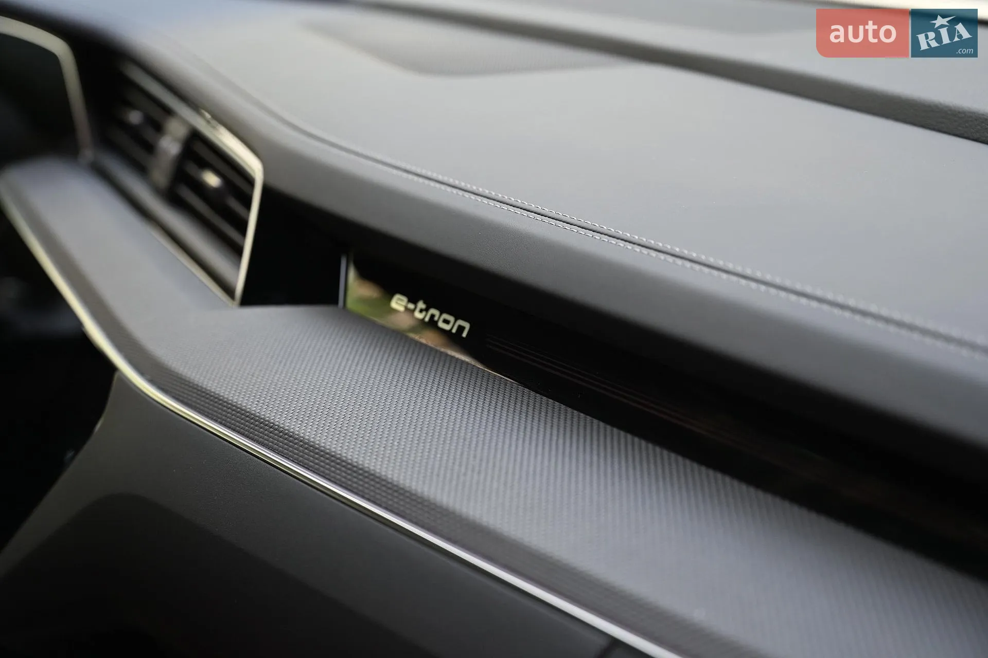 2022 Audi e-tron S Sportback - мініатюра 16