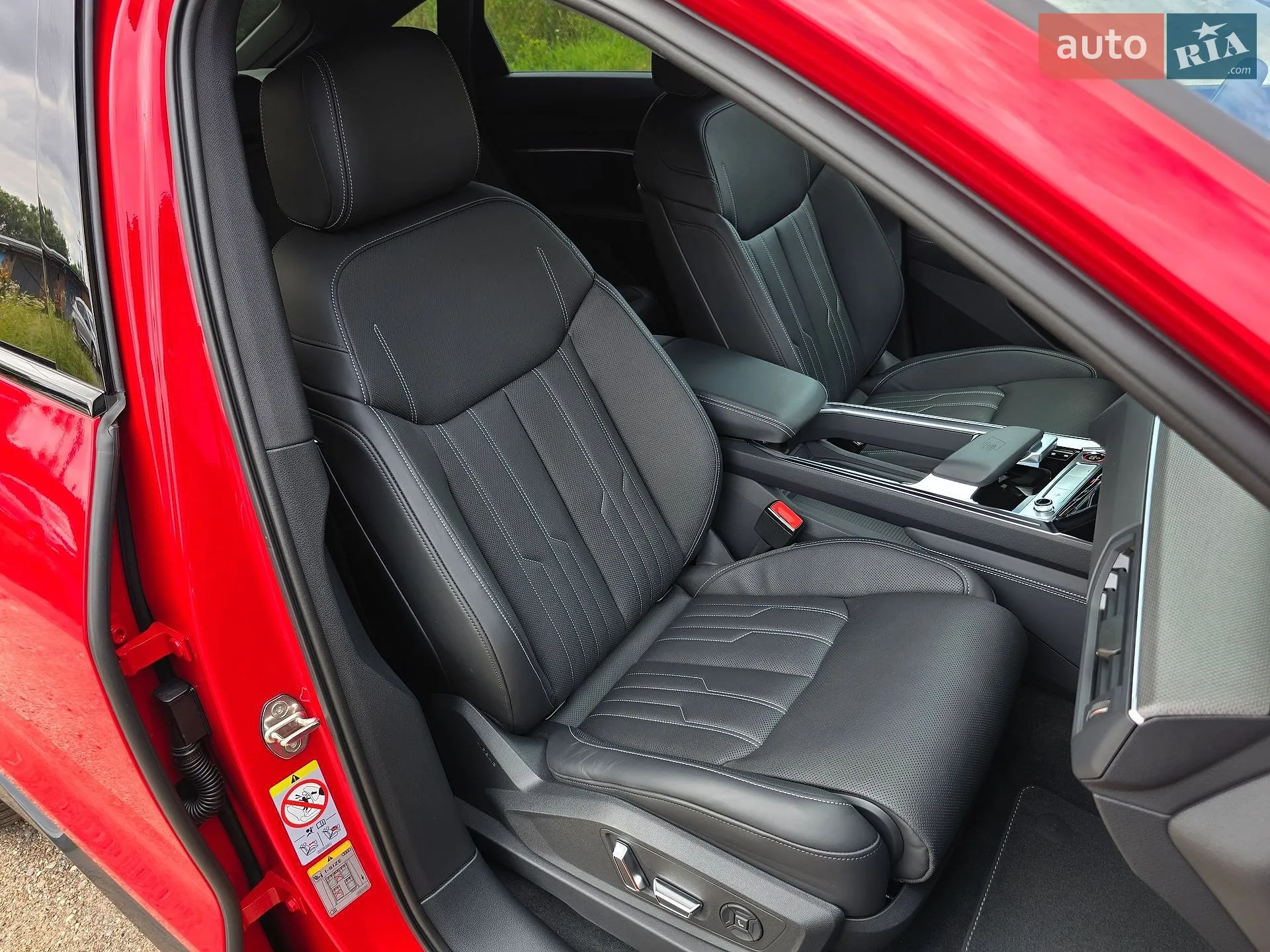 2022 Audi e-tron S Sportback - мініатюра 48