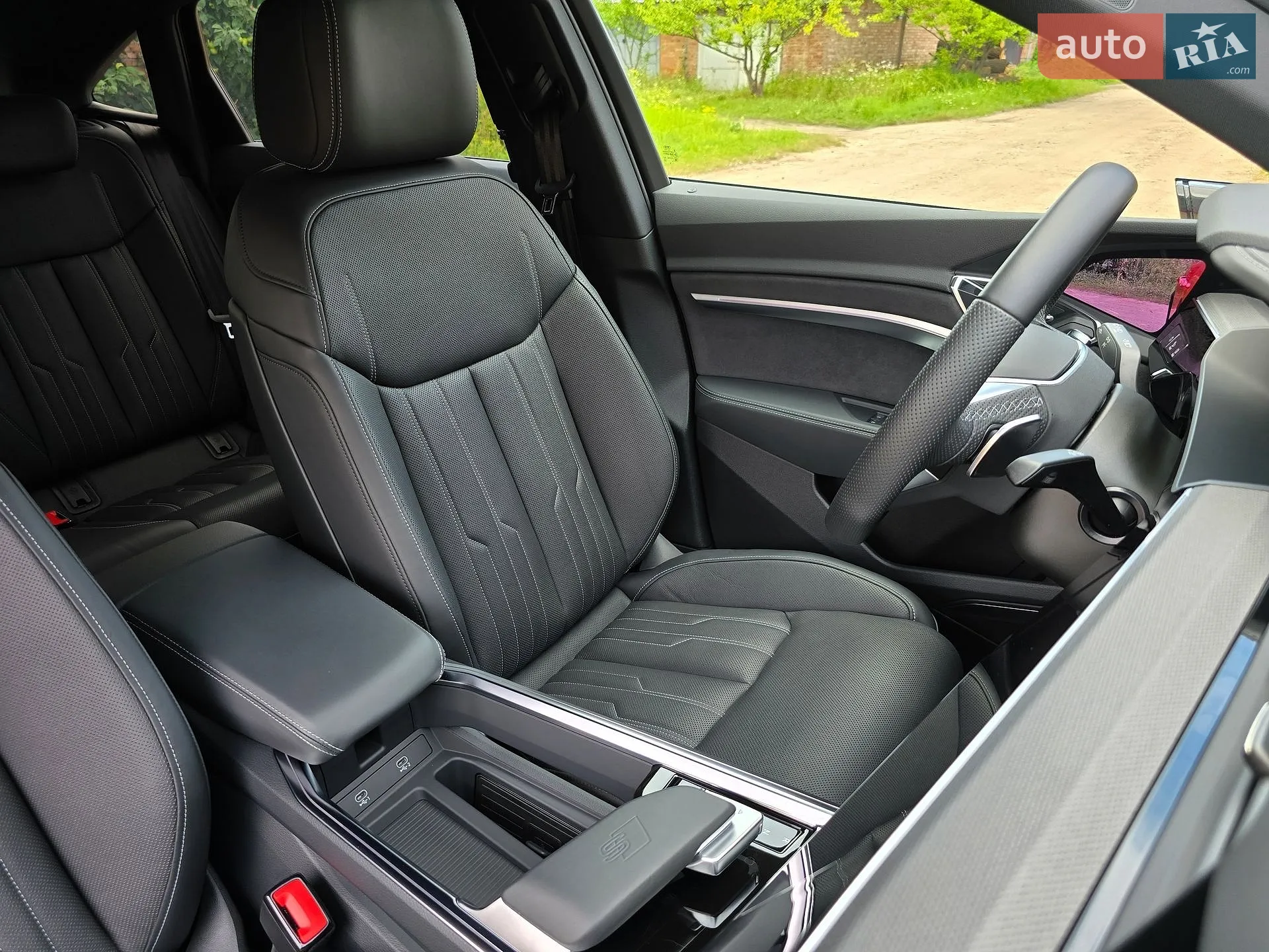 2022 Audi e-tron S Sportback - мініатюра 50