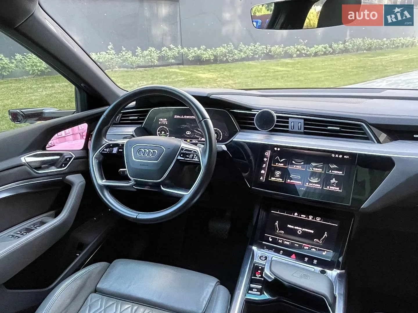 2020 Audi e-tron S Sportback - мініатюра 33