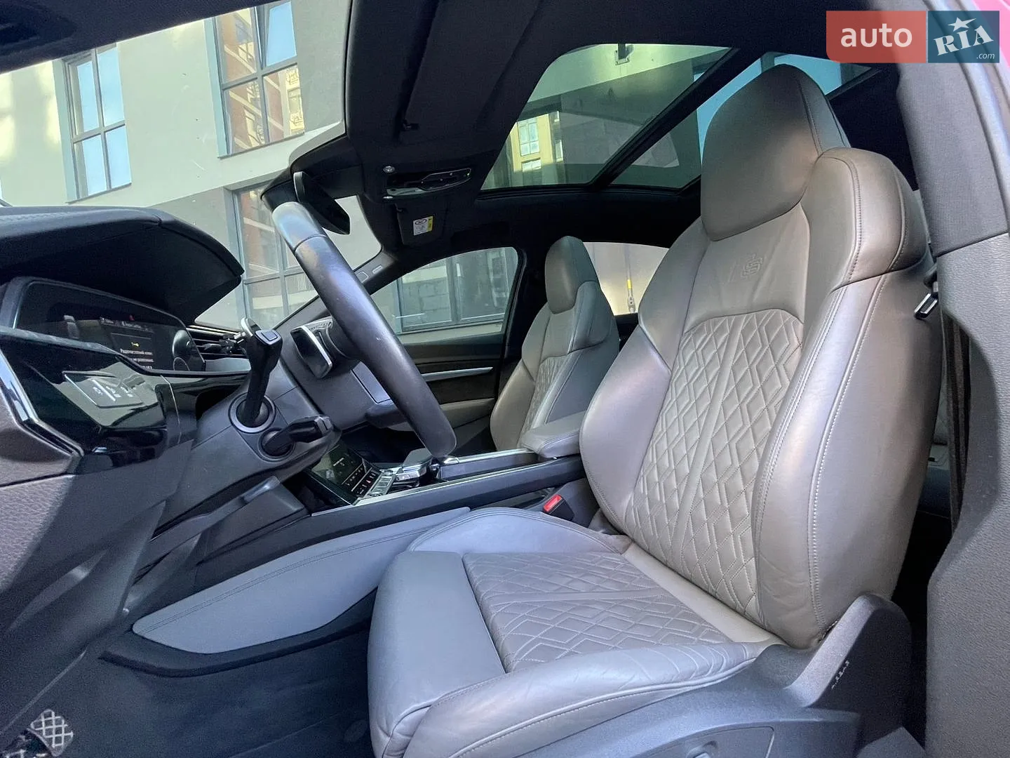 2020 Audi e-tron S Sportback - мініатюра 39