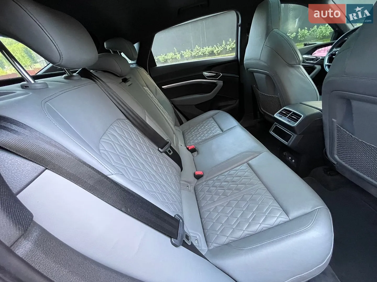 2020 Audi e-tron S Sportback - мініатюра 49