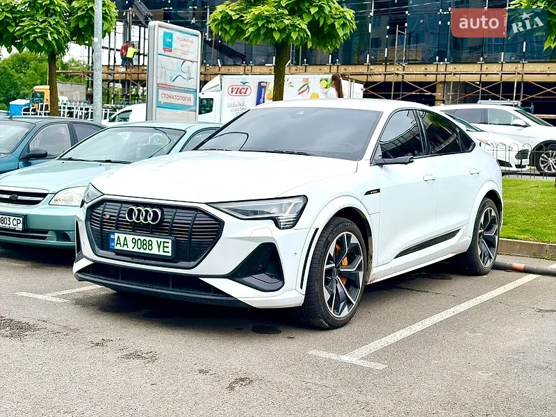 Audi e-tron S Sportback