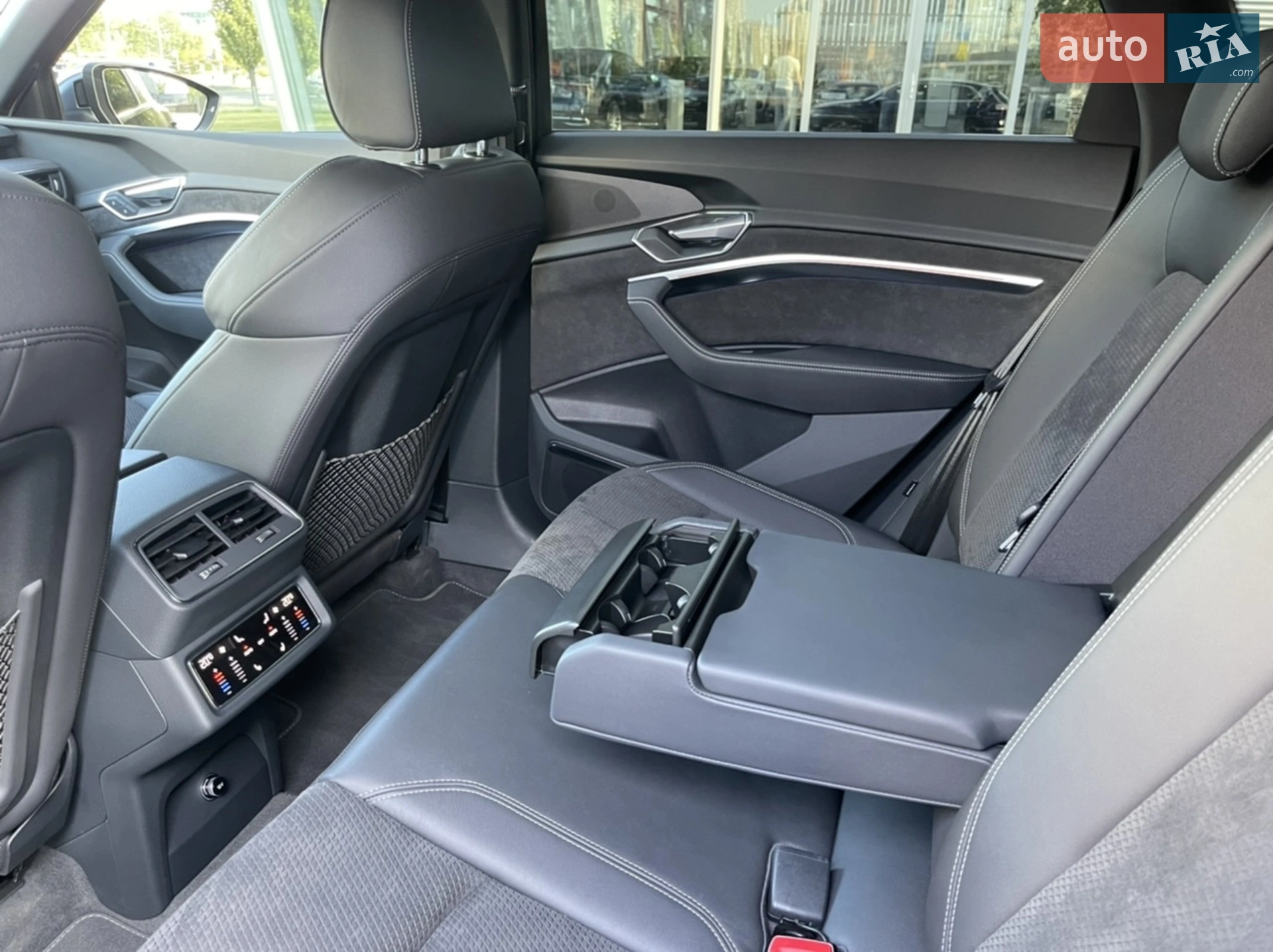 2021 Audi e-tron S - мініатюра 74