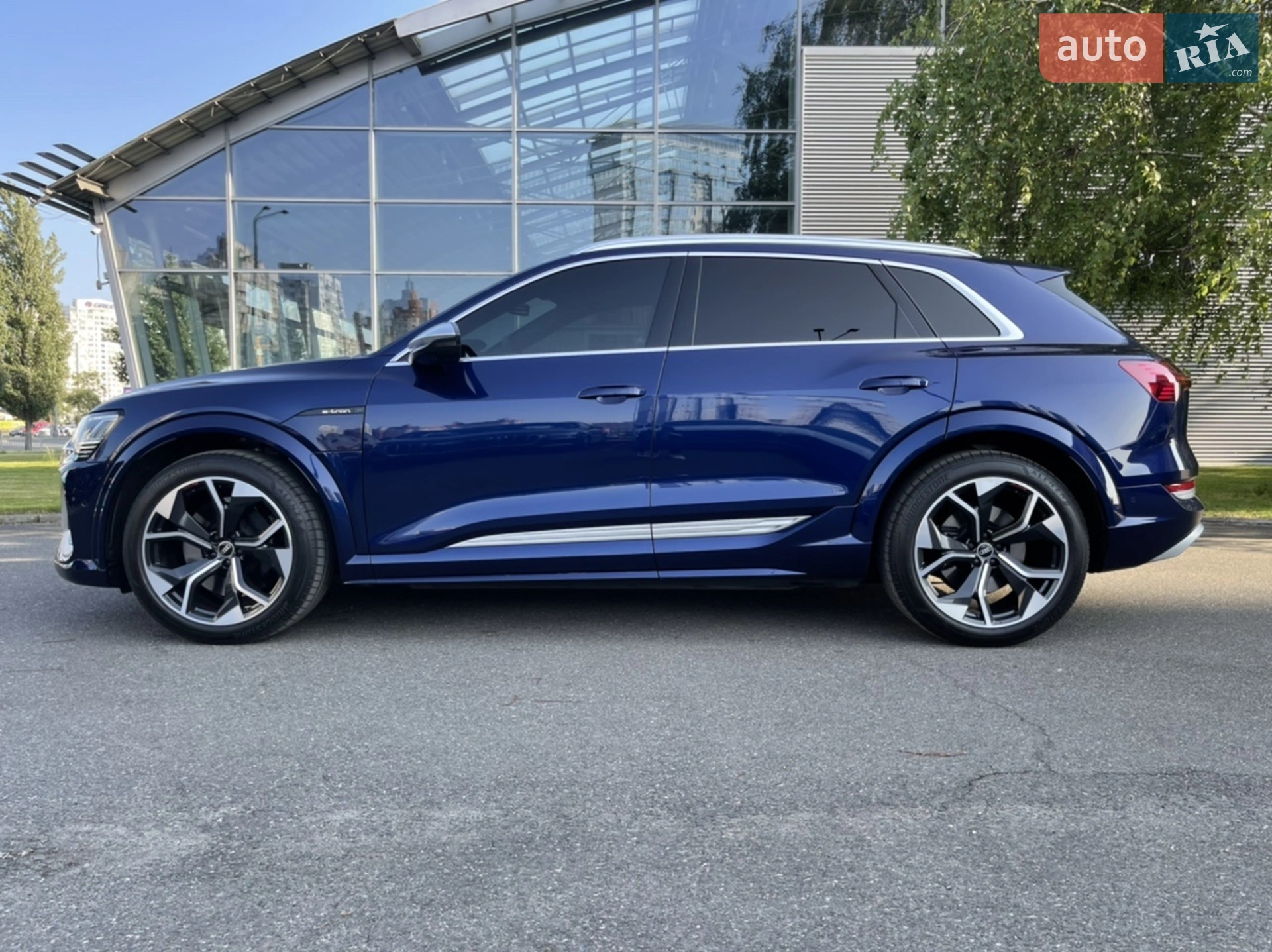 2021 Audi e-tron S - мініатюра 29