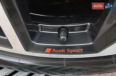 Внедорожник / Кроссовер Audi e-tron S 2020 в 