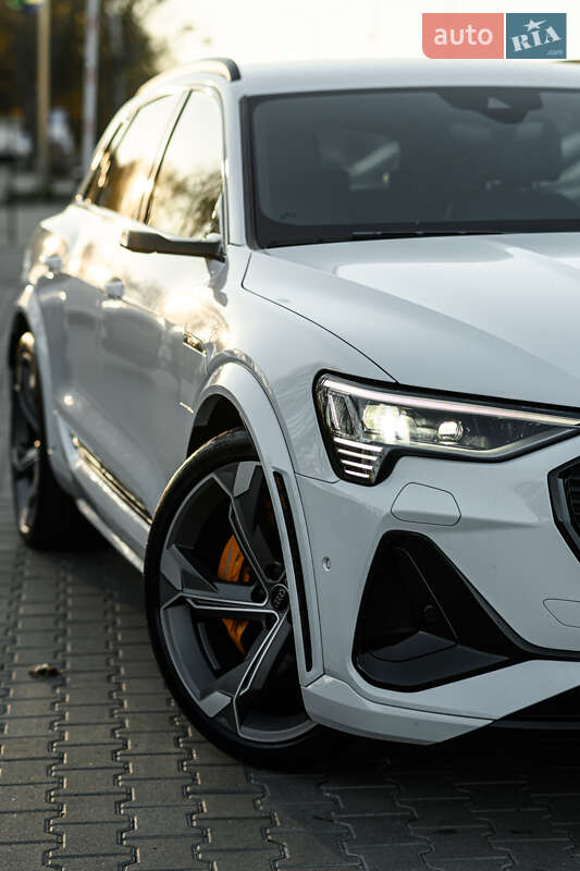 Позашляховик / Кросовер Audi e-tron S 2021 в Львові