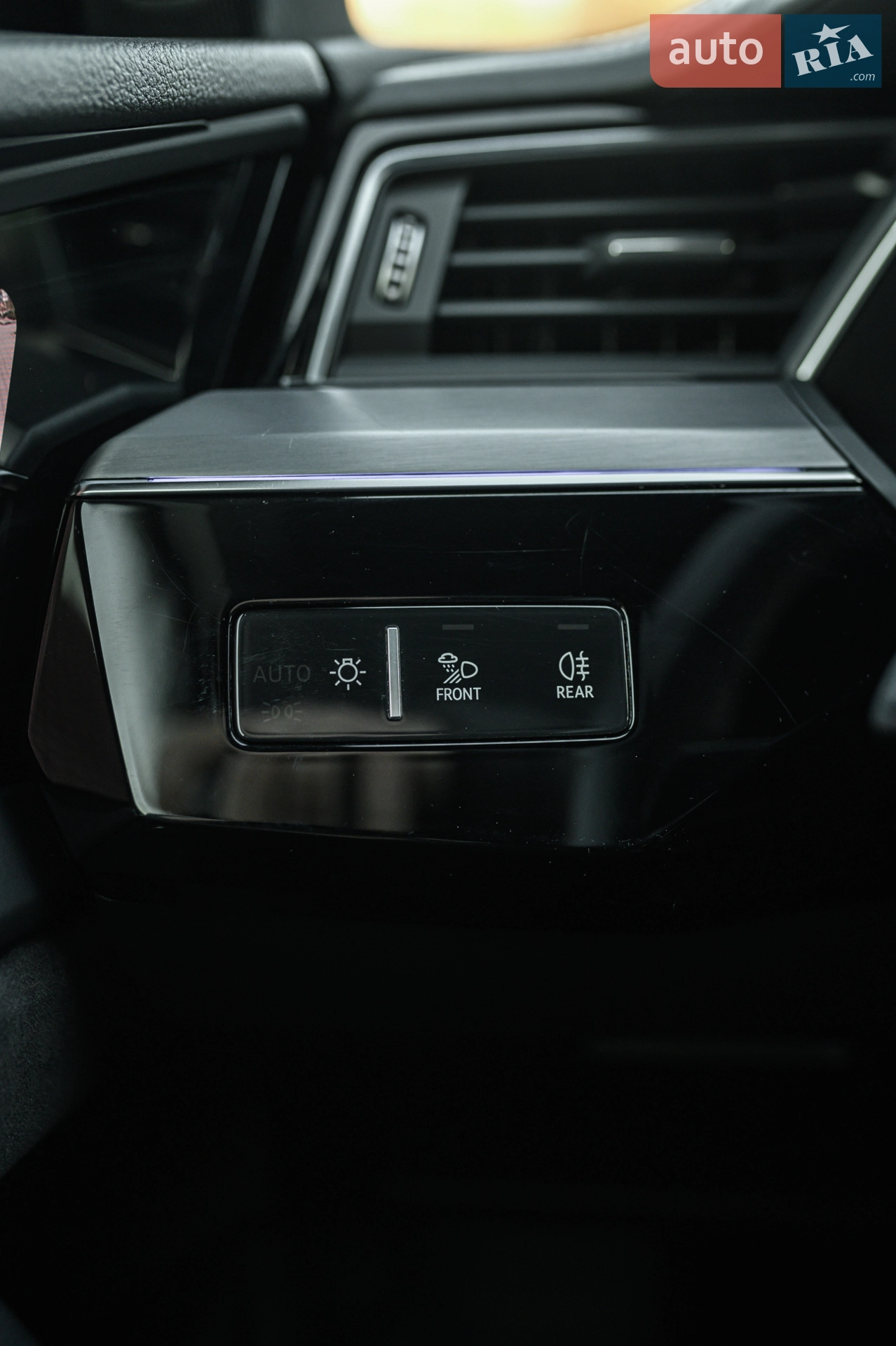 2021 Audi e-tron S - мініатюра 32