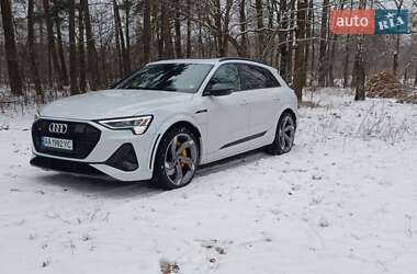 Внедорожник / Кроссовер Audi e-tron S 2022 в Киеве