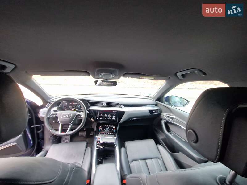 Позашляховик / Кросовер Audi e-tron S 2022 в Вінниці