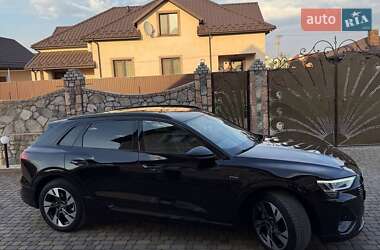 Внедорожник / Кроссовер Audi e-tron S 2021 в 