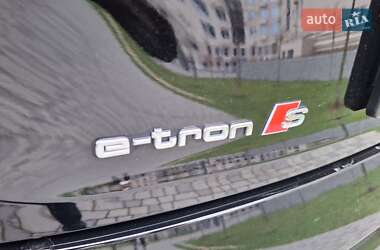 Внедорожник / Кроссовер Audi e-tron S 2021 в 