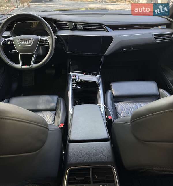 Позашляховик / Кросовер Audi e-tron S 2022 в Львові