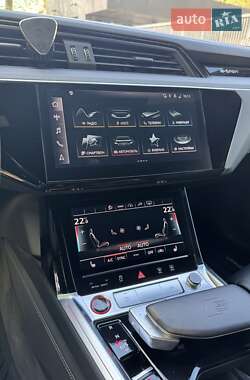 Внедорожник / Кроссовер Audi e-tron S 2022 в 