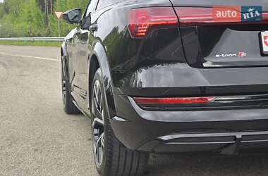 Внедорожник / Кроссовер Audi e-tron S 2021 в 
