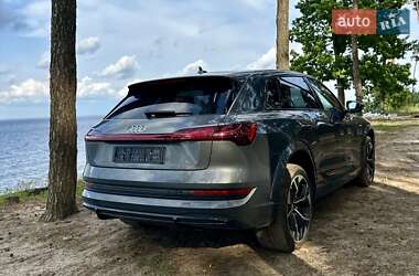 Внедорожник / Кроссовер Audi e-tron S 2021 в 