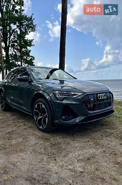 Внедорожник / Кроссовер Audi e-tron S 2021 в 