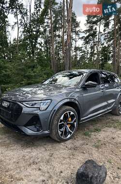 Внедорожник / Кроссовер Audi e-tron S 2021 в 