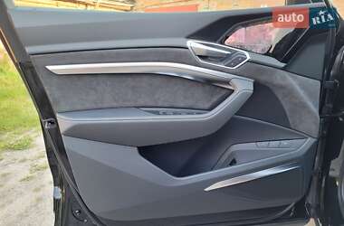 Внедорожник / Кроссовер Audi e-tron S 2022 в 