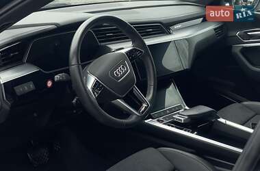 Внедорожник / Кроссовер Audi e-tron S 2022 в 